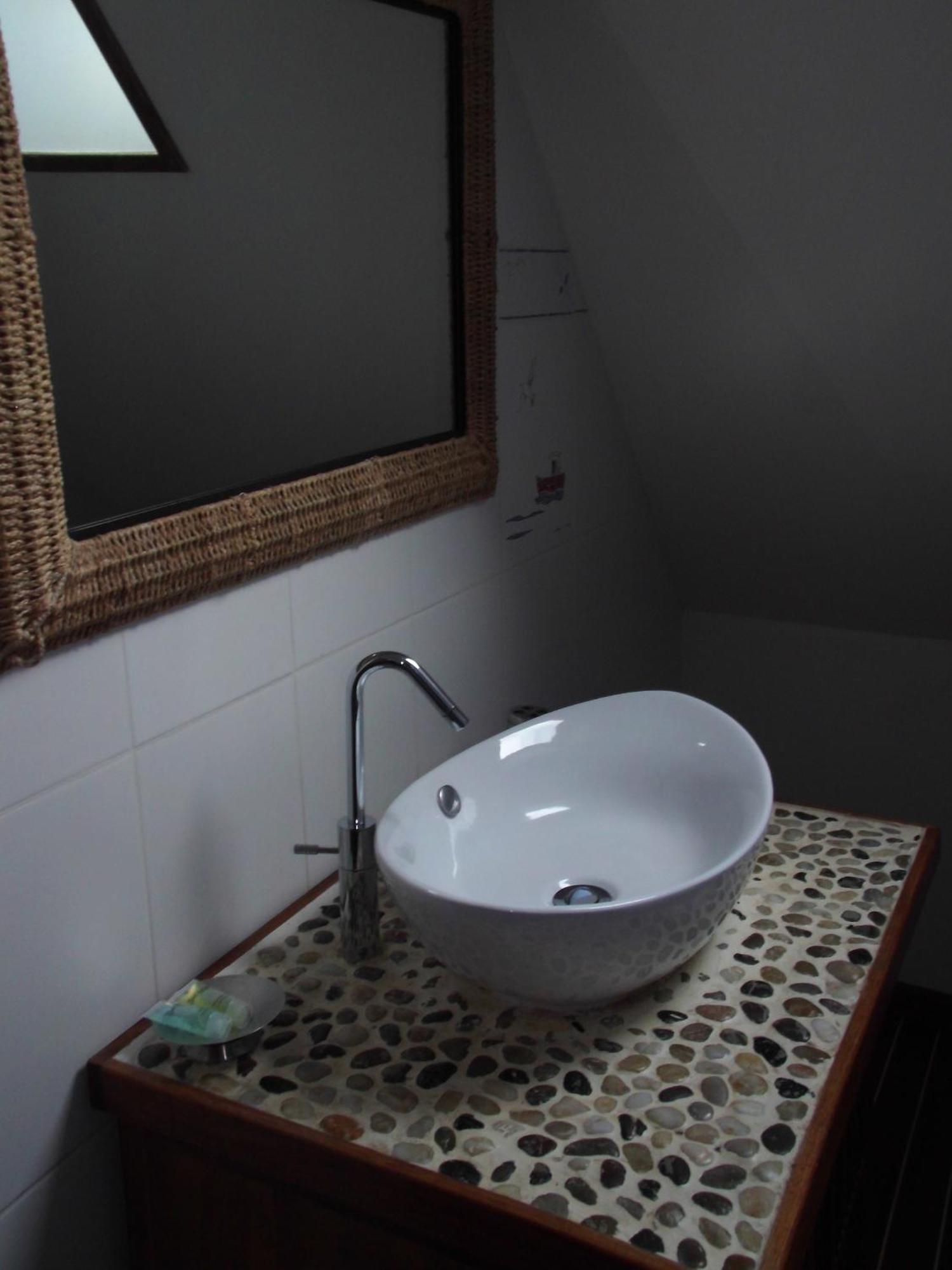 Le Clos Des Tilleuls D Day Home, Chambres D'Hotes, Suite Avec Sauna Privatif, Suite Avec Balneotherapie Privative, En Supplement Option Spa Bain A Remous La Vendelée Zimmer foto
