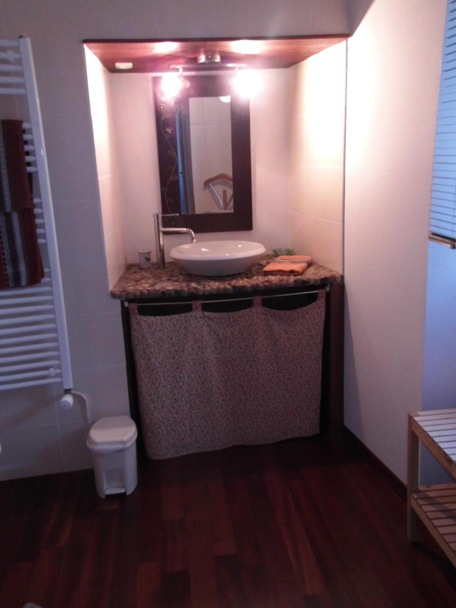 Le Clos Des Tilleuls D Day Home, Chambres D'Hotes, Suite Avec Sauna Privatif, Suite Avec Balneotherapie Privative, En Supplement Option Spa Bain A Remous La Vendelée Zimmer foto