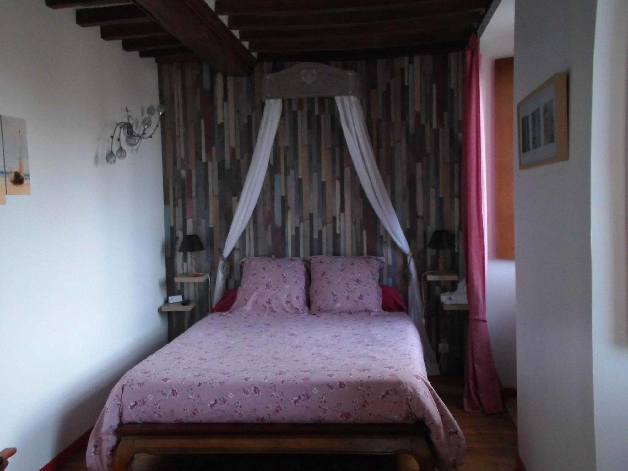 Le Clos Des Tilleuls D Day Home, Chambres D'Hotes, Suite Avec Sauna Privatif, Suite Avec Balneotherapie Privative, En Supplement Option Spa Bain A Remous La Vendelée Zimmer foto